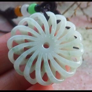Elegant Jade Pendant Necklace flower wheel certificate